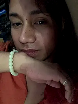 pretty TRANSjona online show from November 16, 2025, 8:20 am