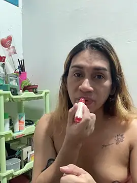 pretty TRANSjona online show from June 5, 2026, 8:25 pm