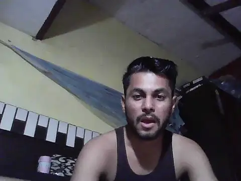 ursdreamperson online show from November 4, 2025, 9:52 am