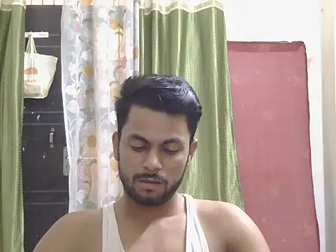 ursdreamperson online show from May 18, 2026, 12:40 am