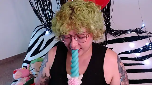 XxGreenGoodxX online show from February 17, 2026, 9:54 pm