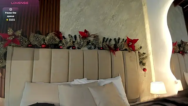  Cris Spicy  online show from December 14, 2025, 6:45 pm