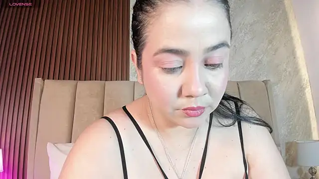  Cris Spicy  online show from May 15, 2026, 7:10 pm