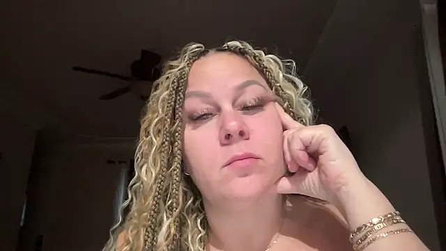 number1slut online show from March 11, 2026, 12:44 pm