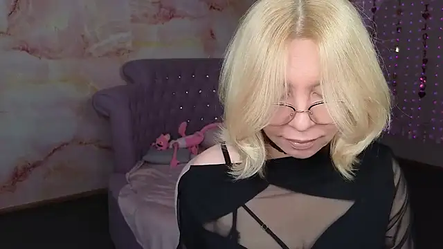 Snapshot of Wendy_Waves chatting on September 13, 2025, 10:48 am Wendy Waves online show from September 13, 2025, 10:48 am