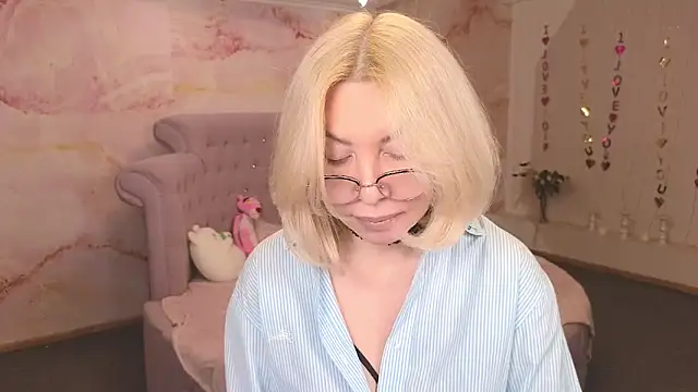 Snapshot of Wendy_Waves chatting on October 18, 2025, 11:11 am Wendy Waves online show from October 18, 2025, 11:11 am