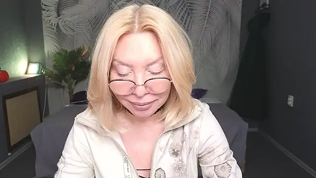 Snapshot of Wendy_Waves chatting on November 20, 2025, 1:11 pm Wendy Waves online show from November 20, 2025, 1:11 pm