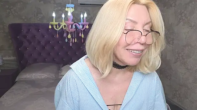 Snapshot of Wendy_Waves chatting on December 20, 2025, 11:17 am Wendy Waves online show from December 20, 2025, 11:17 am