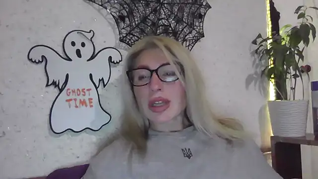 fox red lady7 online show from October 30, 2025, 8:31 pm