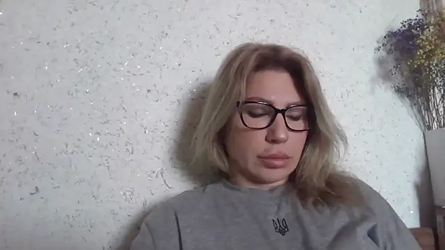 fox red lady7 online show from March 7, 2026, 7:16 am