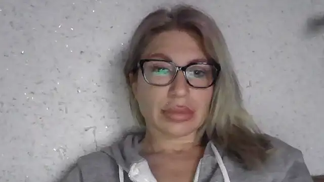 fox red lady7 online show from April 10, 2026, 9:25 am