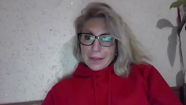 fox red lady7 online show from April 17, 2026, 6:55 pm