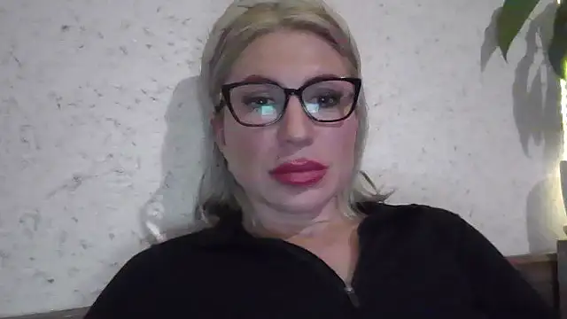 fox red lady7 online show from April 19, 2026, 8:55 pm