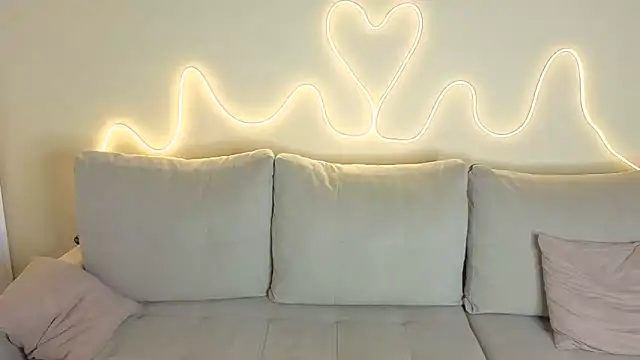 KathrynBrooks online show from April 21, 2026, 5:28 pm