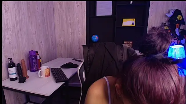 Mia Esposito2 online show from October 24, 2025, 2:41 am