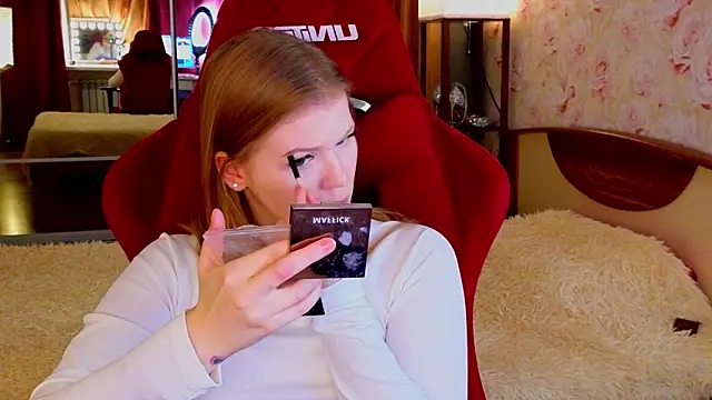 Jenny Skinner20 online show from November 11, 2025, 3:12 pm