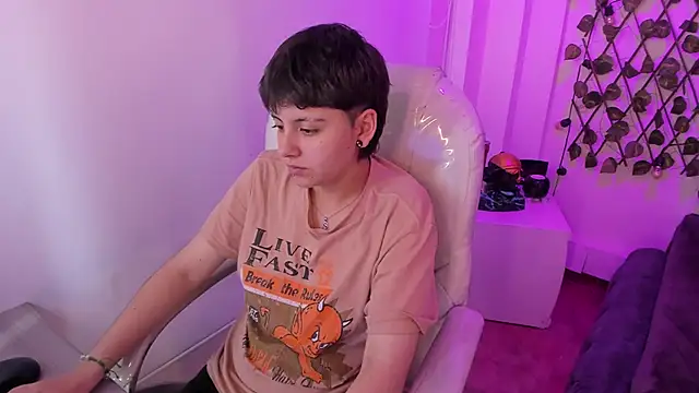 Nathaly ds online show from March 3, 2026, 8:04 pm