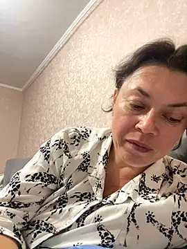 Kiravix online show from October 10, 2025, 5:45 pm