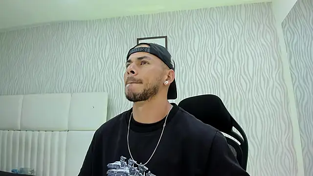 dylan jacobx online show from December 17, 2025, 2:28 am