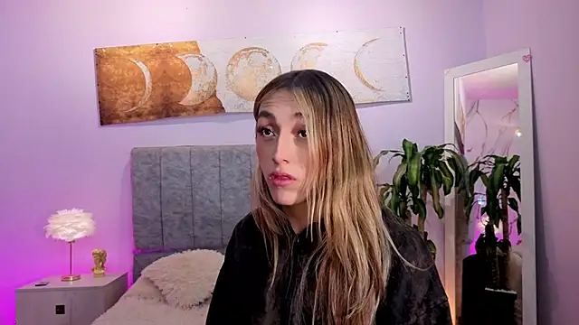 antonellastar24  online show from April 1, 2026, 8:06 pm