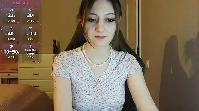 white liillyy online show from June 1, 2026, 9:38 pm