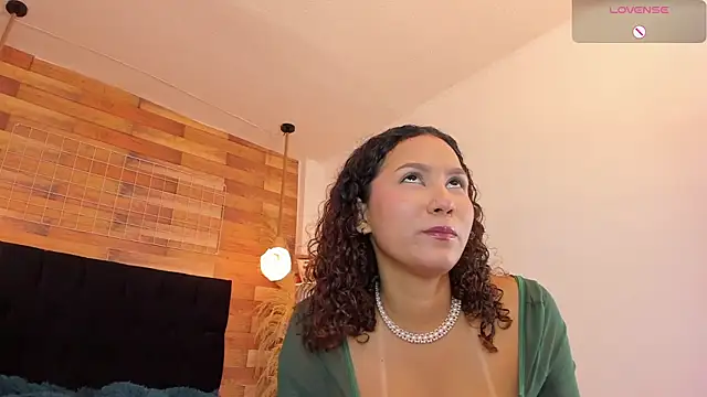 Emily brown04 online show from November 15, 2025, 1:18 pm