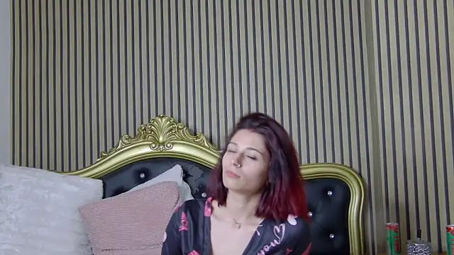 LunaHart online show from October 2, 2025, 5:42 pm