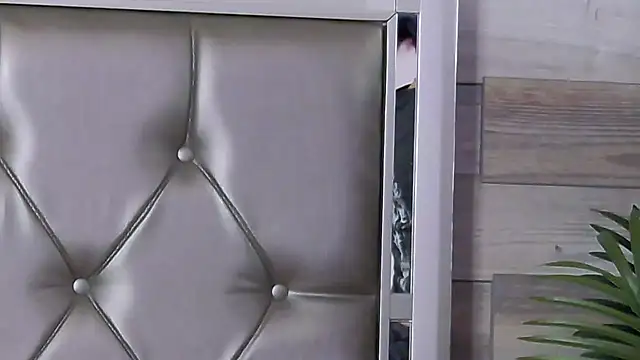 LunaHart online show from April 7, 2026, 2:56 am