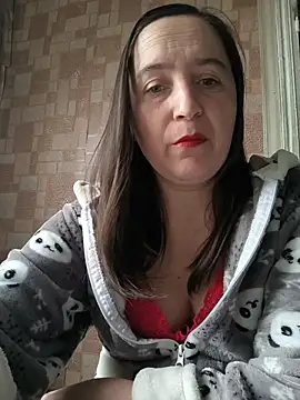 Snapshot of EvelinCutex chatting on February 18, 2026, 8:54 am EvelinCutex online show from February 18, 2026, 8:54 am