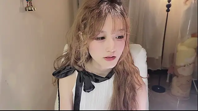 FuFu-puff online show from November 2, 2025, 1:13 pm