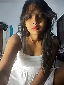 RAYI Queen 2 online show from October 17, 2025, 1:03 pm