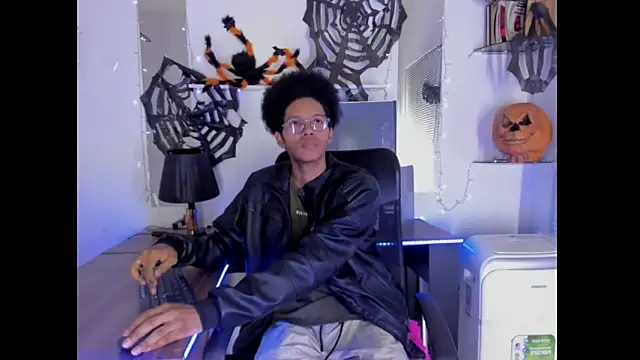 Snapshot of DEAMOL chatting on October 17, 2025, 4:26 am DEAMOL online show from October 17, 2025, 4:26 am