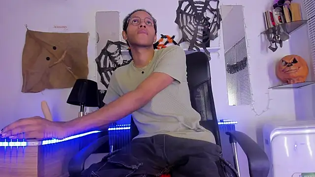 Snapshot of DEAMOL chatting on October 27, 2025, 6:34 pm DEAMOL online show from October 27, 2025, 6:34 pm