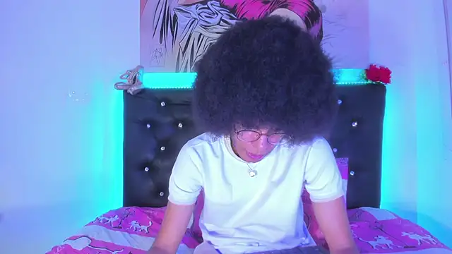 Snapshot of DEAMOL chatting on November 19, 2025, 6:52 pm DEAMOL online show from November 19, 2025, 6:52 pm