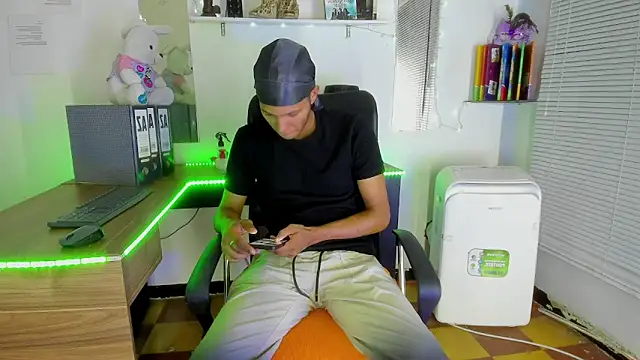 DEAMOL online show from February 5, 2026, 1:05 pm