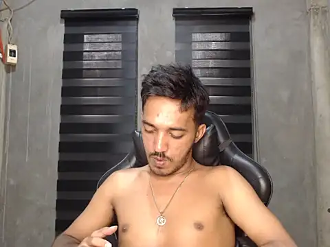 RowyCam online show from September 14, 2025, 6:56 am