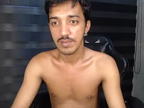 RowyCam online show from November 6, 2025, 11:48 pm