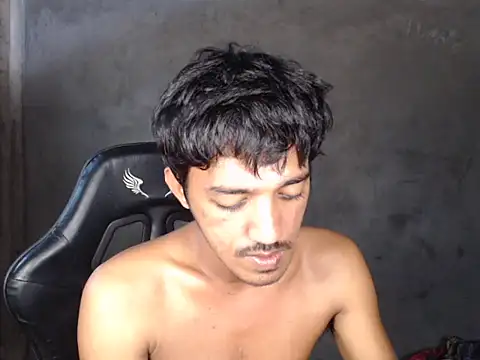 RowyCam online show from November 26, 2025, 6:47 am