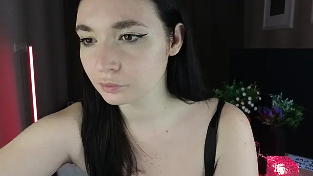 cute club online show from October 14, 2025, 5:03 pm