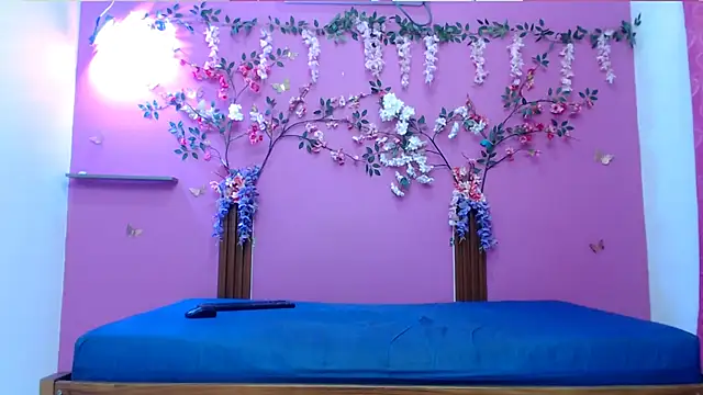 skinnybarbie022 online show from March 6, 2026, 2:52 am