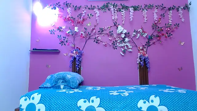 Snapshot of skinnybarbie022 chatting on May 28, 2026, 12:52 am skinnybarbie022 online show from May 28, 2026, 12:52 am