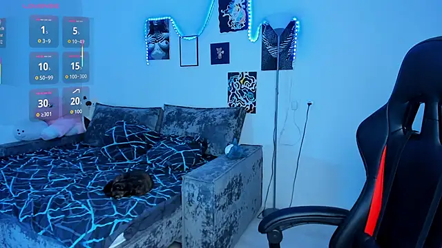 cute little ass online show from October 5, 2025, 6:06 pm