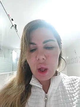 Alisasexxh online show from May 4, 2026, 4:30 am
