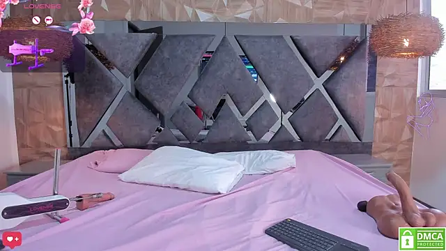 Selene  Lopez  online show from April 22, 2026, 7:59 pm