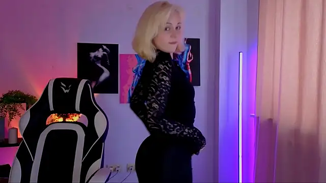 Charlotte Colinss online show from April 20, 2026, 4:59 am