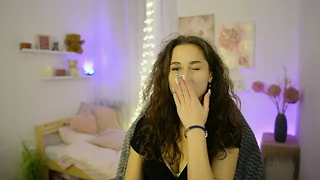 Annita Grey online show from October 7, 2025, 6:49 pm