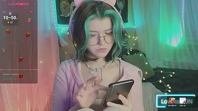Snapshot of Miko_Meow chatting on March 8, 2026, 8:07 am Miko Meow online show from March 8, 2026, 8:07 am