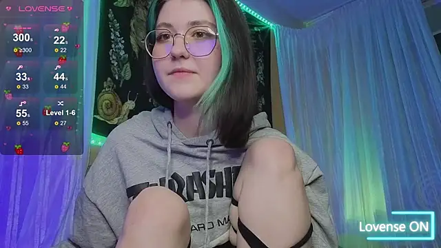 Snapshot of Miko_Meow chatting on April 15, 2026, 7:58 pm Miko Meow online show from April 15, 2026, 7:58 pm