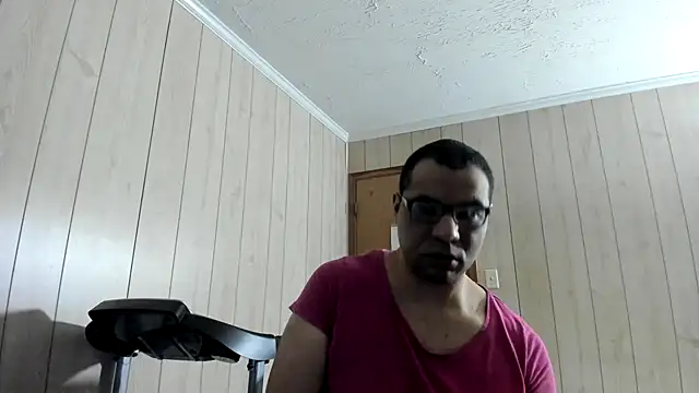 Snapshot of NaturalBeautyQueen chatting on July 16, 2026, 12:11 pm NaturalBeautyQueen online show from July 16, 2026, 12:11 pm