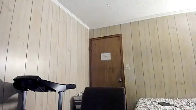 Snapshot of NaturalBeautyQueen chatting on July 21, 2026, 1:24 pm NaturalBeautyQueen online show from July 21, 2026, 1:24 pm